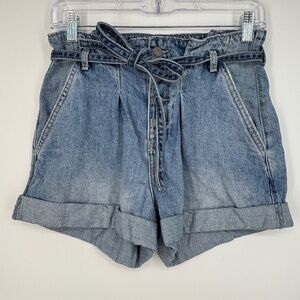 Hollister Juniors Size 25 Pleated Jean Shorts Light Blue Belted Paper Bag Waist